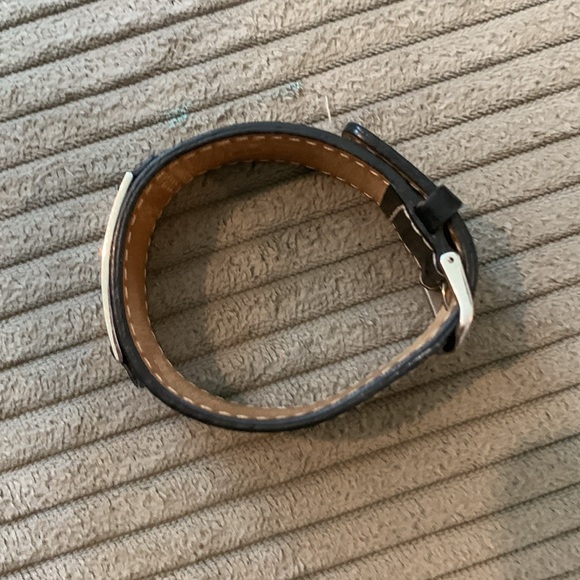 Women’s Fossil initial bracelet, M letter, black leather with white stitching - Picture 2 of 3